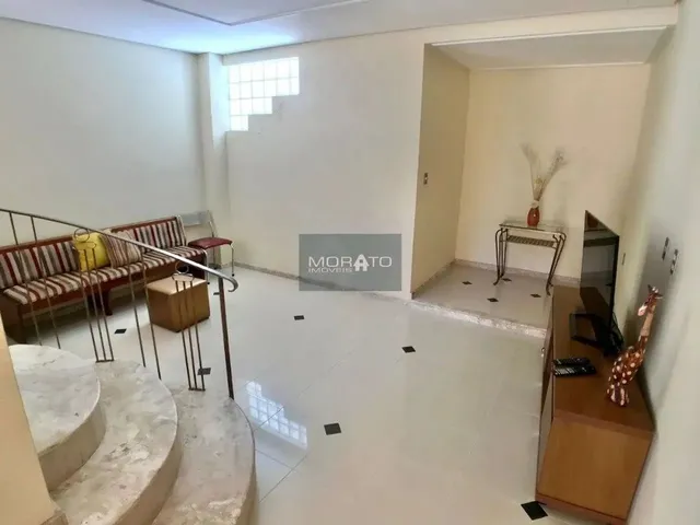 Imagem 16: Casa com 4 Quartos Sendo 1 Suíte com 5 Vagas de Garagem no Bairro Castelo