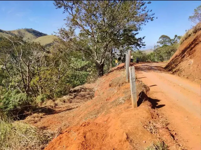 Imagem 3: Oportunidade Única! Terreno 75 M² com Cachoeira e Vista para o Pico dos Marins Piquete