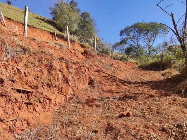 Imagem 4: Oportunidade Única! Terreno 75 M² com Cachoeira e Vista para o Pico dos Marins Piquete