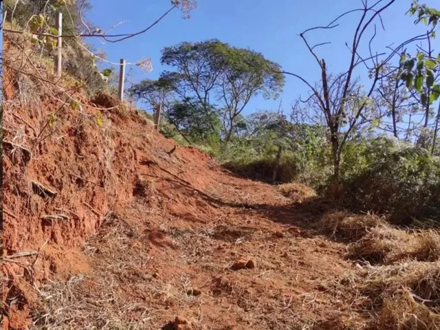 Imagem 5: Oportunidade Única! Terreno 75 M² com Cachoeira e Vista para o Pico dos Marins Piquete