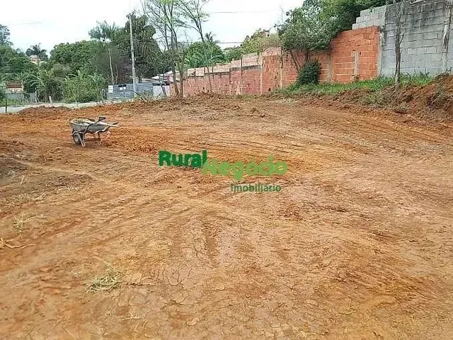Imagem: O terreno possui 500m² de Área e está localizado em