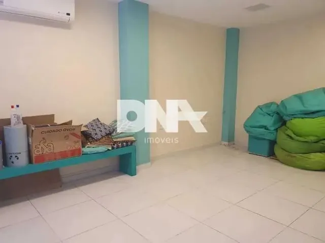Imagem: Casa de Rua Duplex / Residencial / Laranjeiras