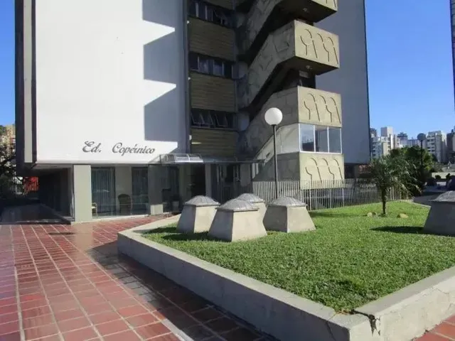 Imagem: Belo Apartamento de 2 Quartos com Suíte