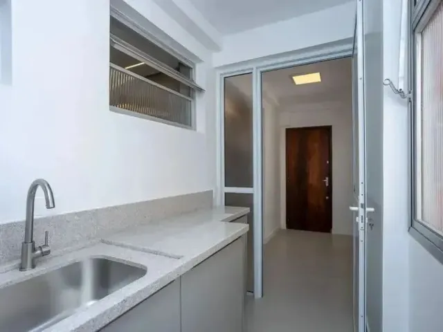 Imagem 15: Apartamento Reformado Mobiliado a Venda com 3 Quartos em Juvevê - Curitiba - Pr