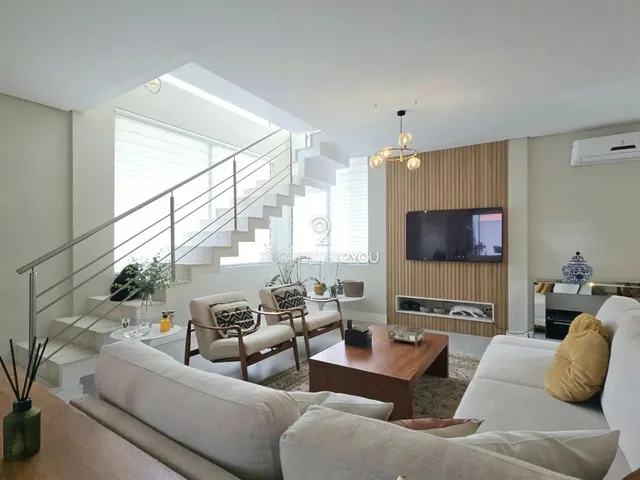 Imagem 3: Casa Estilo Townhouse 358M² com 3 Suítes e Terraço nas Mercês - Curitiba - Pr