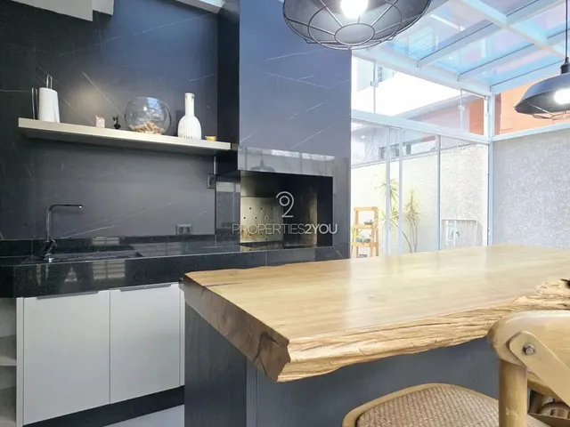 Imagem 11: Casa Estilo Townhouse 358M² com 3 Suítes e Terraço nas Mercês - Curitiba - Pr