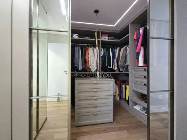 Imagem 15: Casa Estilo Townhouse 358M² com 3 Suítes e Terraço nas Mercês - Curitiba - Pr