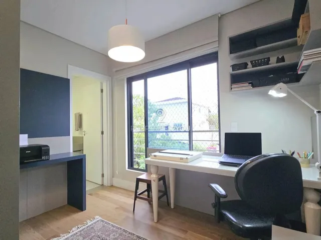 Imagem 12: Casa Estilo Townhouse 358M² com 3 Suítes e Terraço nas Mercês - Curitiba - Pr