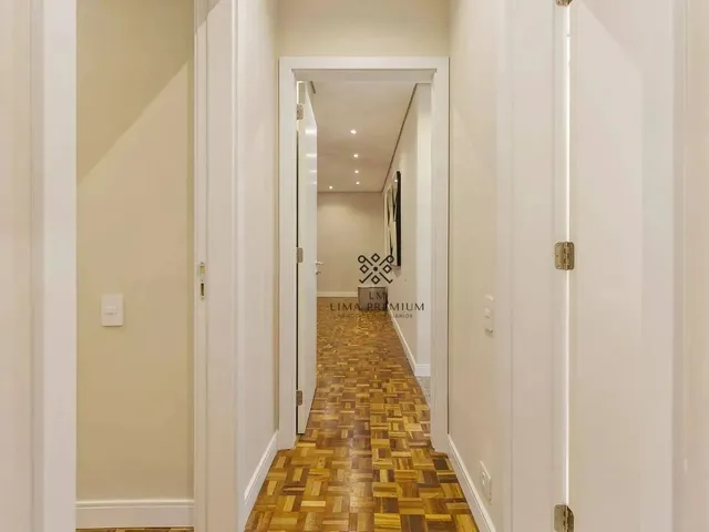 Imagem 7: Apartamento À Venda no Batel com 3 Dormitórios e 101 M² Ideal para Retrofit por R