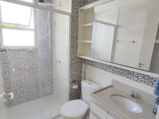 Imagem: O apartamento possui 2 Dormitórios, 1 Banheiro, 1 Vaga na