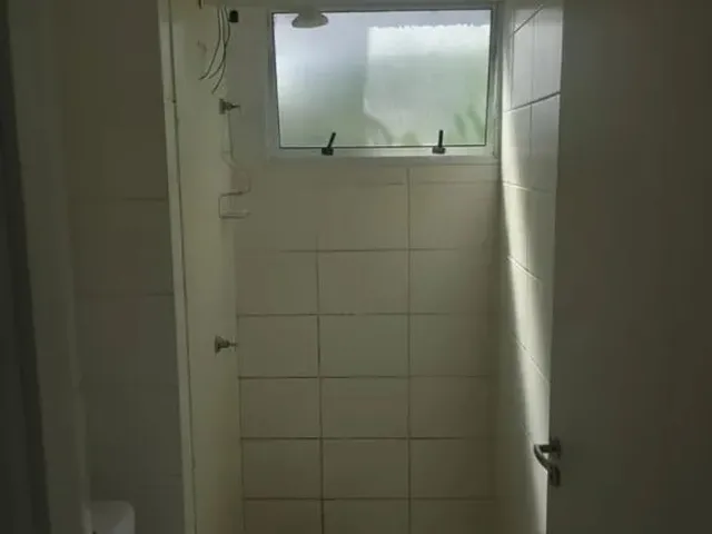 Imagem: O apartamento possui 2 Dormitórios, 1 Banheiro, 1 Vaga na