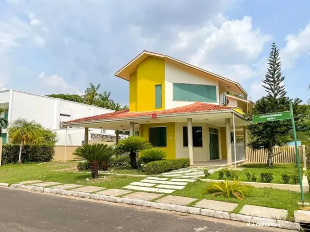 Imagem: A casa em condomínio possui 4 Dormitórios, 4 Suítes, 5
