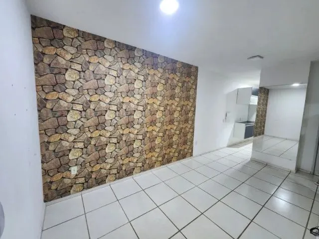 Imagem: O apartamento possui 2 Dormitórios, 1 Banheiro, 1 Vaga na