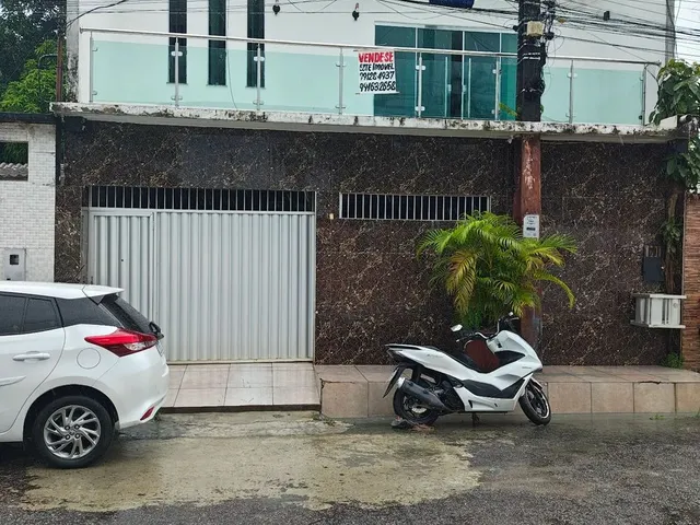 Imagem: A casa possui 3 Dormitórios, 3 Banheiros, 1 Vaga na