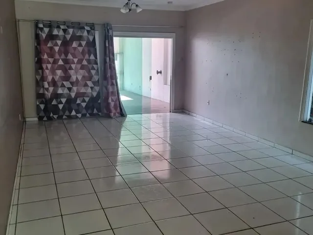 Imagem 5: Casa para Aluguel com 3 Suites, Piscina, Edicula, Bairro Vila Marinho na Compensa - Manau