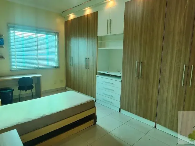 Imagem 11: Casa Térrea de 04 Qts no Conjunto Residencial no Adrianópolis com Portaria
