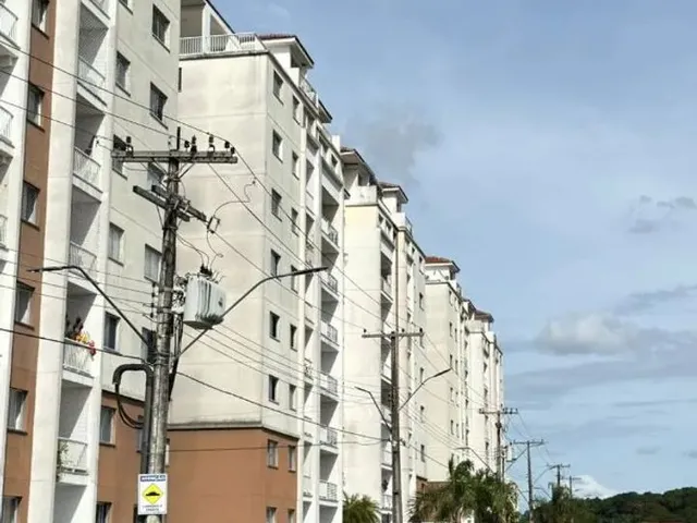 Imagem: O apartamento possui 2 Dormitórios, 1 Suíte, 2 Banheiros,