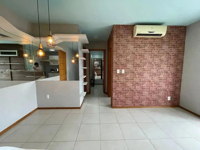 Imagem: O apartamento possui 2 Dormitórios, 1 Banheiro, 1 Vaga na