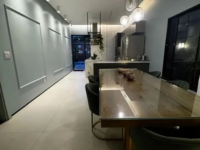 Imagem 2: Conjunto Manauense, Belisima Casa, Mobiliada, com 4 Suítes, Piscina