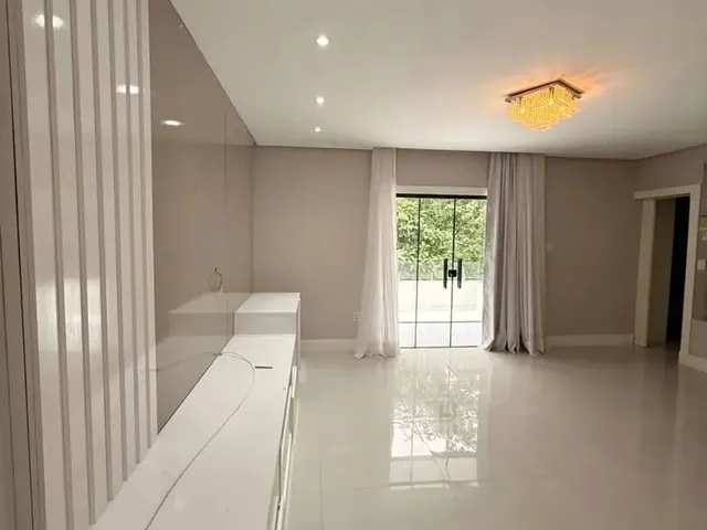 Imagem: Casa Duplex no Condomínio Forrest Hill