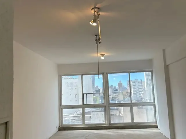 Imagem: Sala Comercial no 8º Andar - Centro de