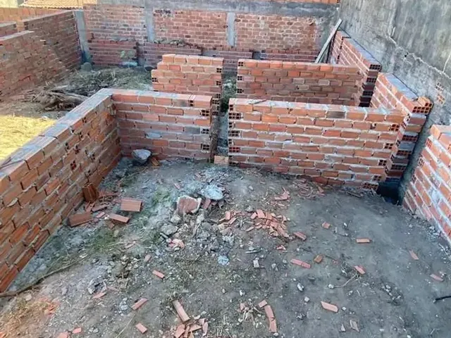Imagem: O terreno possui 160m² de Área e está localizado em