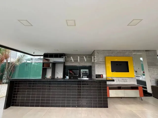 Imagem 15: Sobrado À Venda e Locação, 500M², 4 Quartos (Sendo 2 Suítes), 6 Banheiros, 4 Vagas