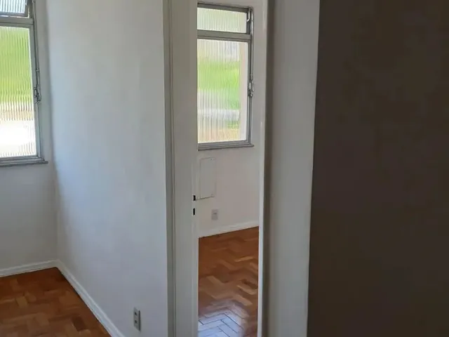 Imagem 6: 2 Qts com Garagem, Travessa Próxima Colégio N S das Merces, Lances de Escada