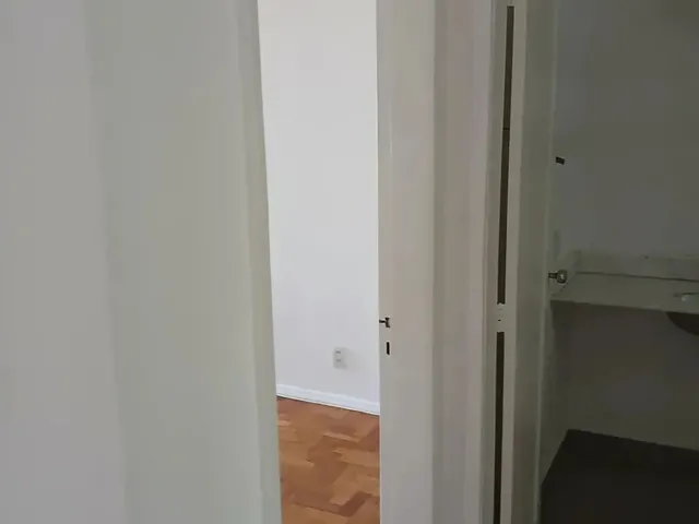 Imagem 8: 2 Qts com Garagem, Travessa Próxima Colégio N S das Merces, Lances de Escada