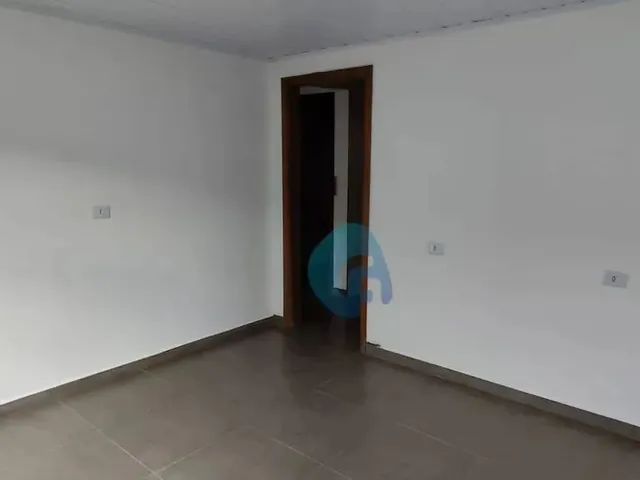 Imagem 14: Casa com 2 Dormitórios para Alugar, 80 M² - Capão da Imbuia - Curitiba/Pr