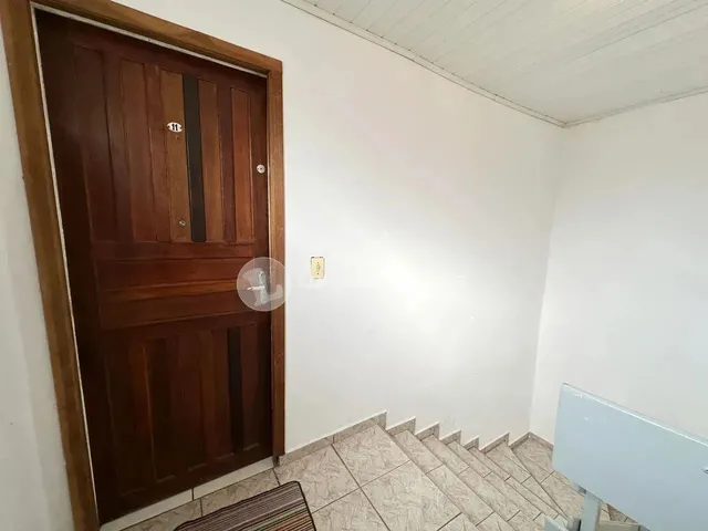 Imagem 2: Imóvel para Aluguel Possui 42 Metros Quadrados com 2 Quartos em Cajuru - Curitiba - Pr