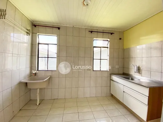 Imagem 6: Imóvel para Aluguel Possui 42 Metros Quadrados com 2 Quartos em Cajuru - Curitiba - Pr