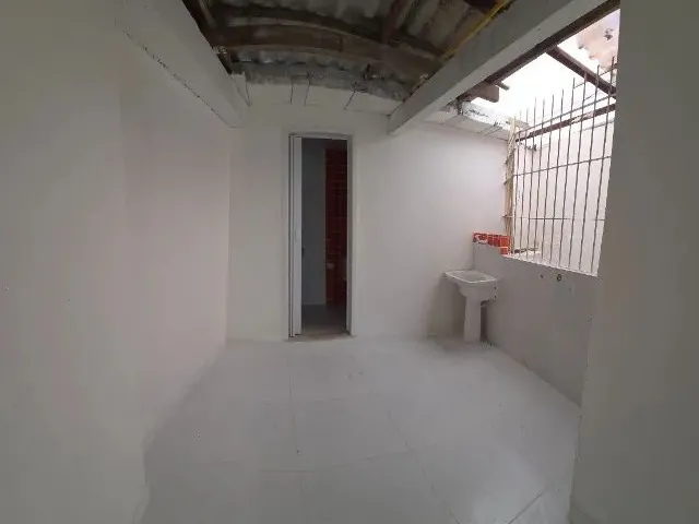 Imagem 2: Casa, Largo 2 de Julho, 3 Quartos, 2 Banheiros, Copa, Área de Serviço. Perto de Tudo