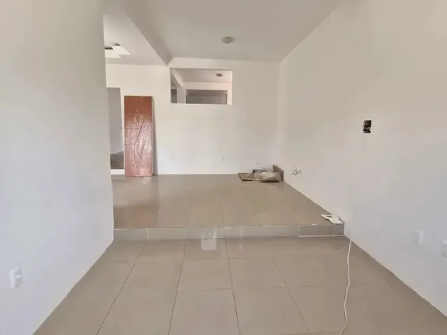 Imagem 9: Casa Duplex, 4 Quartos (1 Suíte Enorme com Varanda), Portaria 24H, Garagem, Área