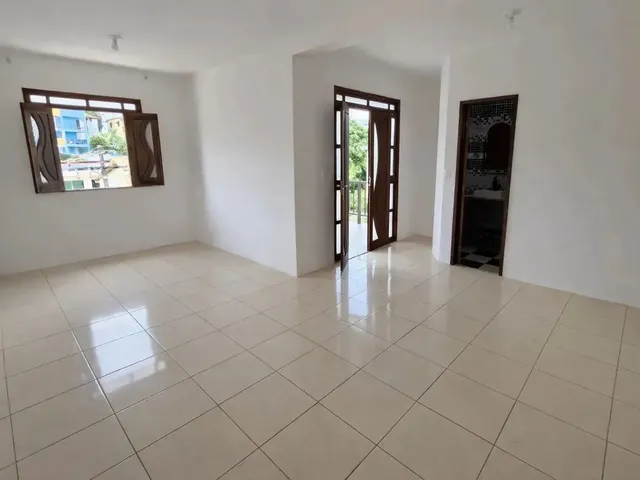 Imagem 2: Casa Duplex, 4 Quartos (1 Suíte Enorme com Varanda), Portaria 24H, Garagem, Área