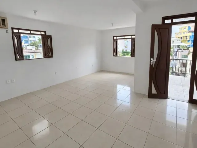 Imagem 3: Casa Duplex, 4 Quartos (1 Suíte Enorme com Varanda), Portaria 24H, Garagem, Área