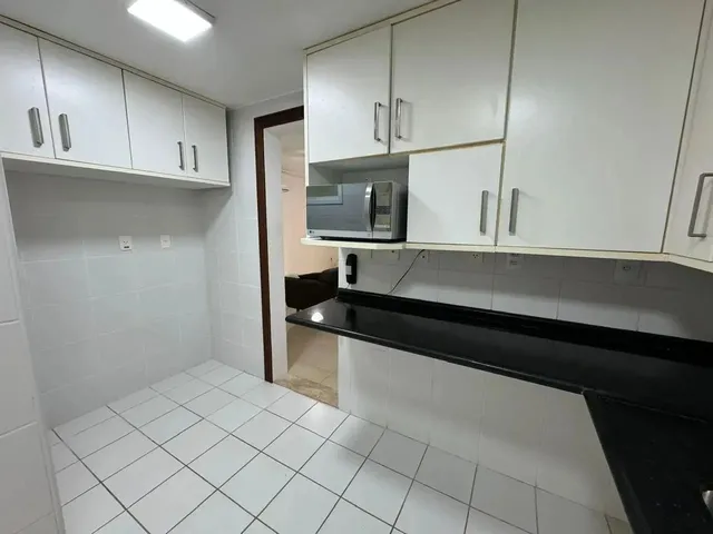 Imagem 10: Imóvel para Aluguel Possui 200 Metros Quadrados com 3 Quartos em Stella Maris - Salvador