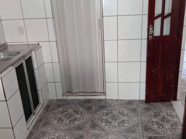Imagem 6: Aluga-Se 1/4 no Centro da Cidade