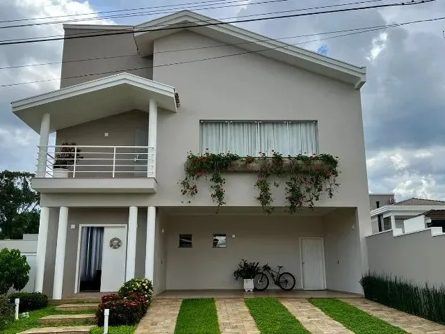 Imagem: A casa em condomínio possui 3 Dormitórios, 3 Banheiros, 2