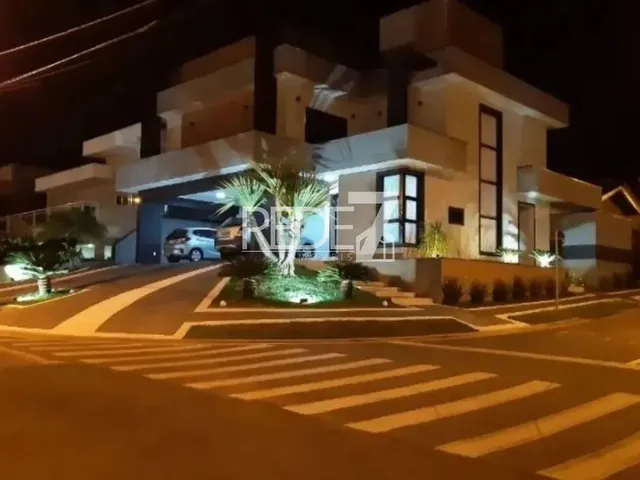 Imagem 1: Imperdível! Casa de Alto Padrão com 4 Quartos e 2 Suítes no Parque Brasil 500