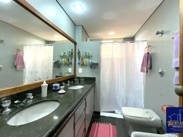 Imagem 8: Apartamento Amplo de 180 M² com 4 Quartos e Vista Definitiva em Localização
