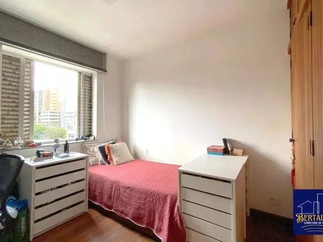 Imagem 13: Apartamento Amplo de 180 M² com 4 Quartos e Vista Definitiva em Localização