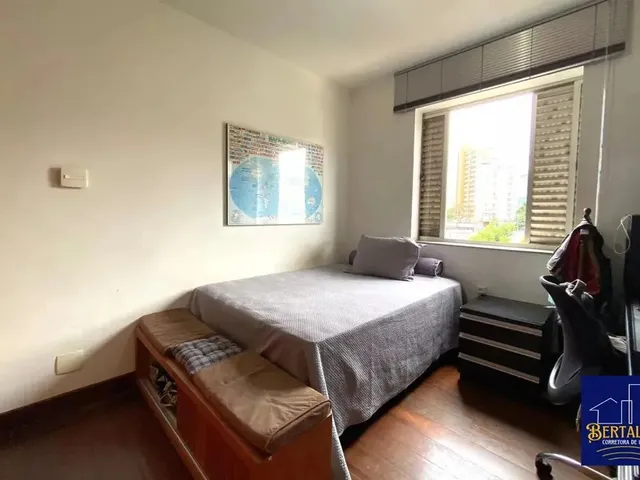 Imagem 6: Apartamento Amplo de 180 M² com 4 Quartos e Vista Definitiva em Localização