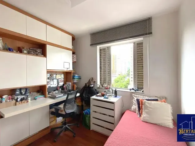 Imagem 9: Apartamento Amplo de 180 M² com 4 Quartos e Vista Definitiva em Localização