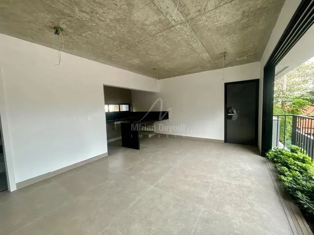 Imagem: 61698) À Venda - Apartamento com 3 Quartos
