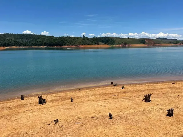 Imagem: Lotes com Água e Energia