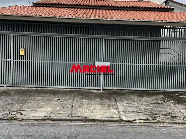 Imagem: Casa com 3 Dormitórios em Ótima Localização
