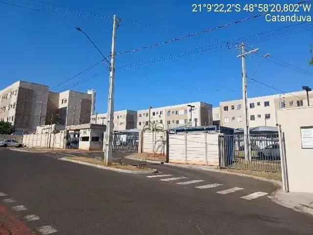 Imagem: O apartamento possui 2 Dormitórios, 1 Banheiro, 1 Vaga na