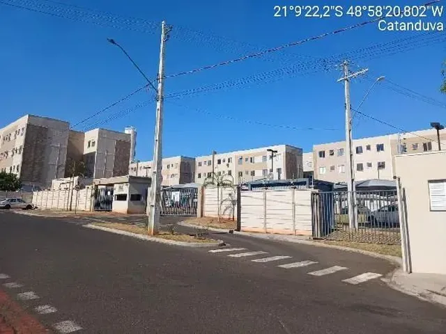 Imagem: O apartamento possui 2 Dormitórios, 1 Banheiro, 1 Vaga na