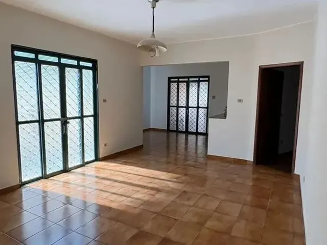 Imagem 13: Casa Ótima ! Centro - Terreno 500M², Const. 277 M², 03 Quartos,Suíte, Hidro, Quintal
